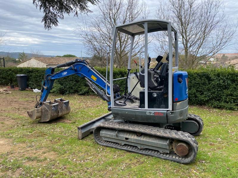 Location pelleteuse à Eguilles