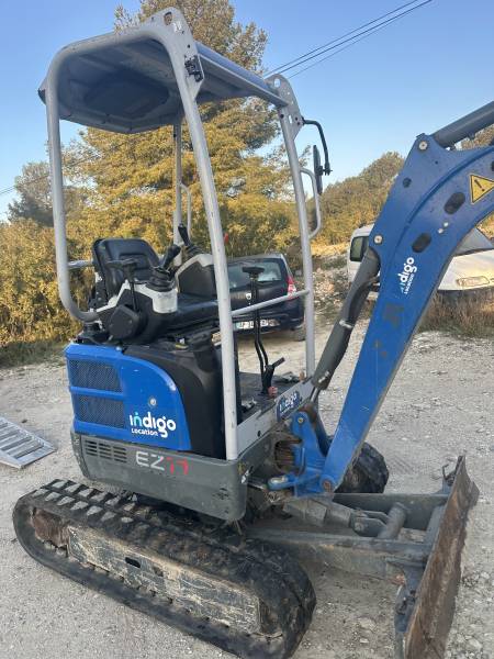 Location d'une Pelleteuse sur Aix en Provence