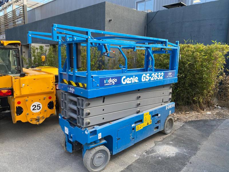 Location nacelle ciseaux chantier carrefour les milles 